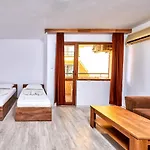 Koral Hotel 2*