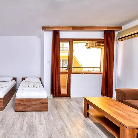 Koral Hotel 2*