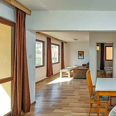 Koral Hotel 2*