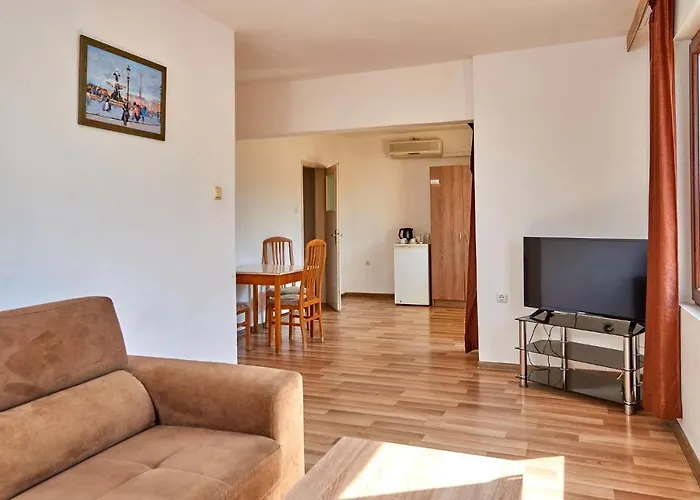 Ξενοδοχείο Koral 2*