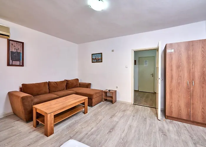 Ξενοδοχείο Koral 2*