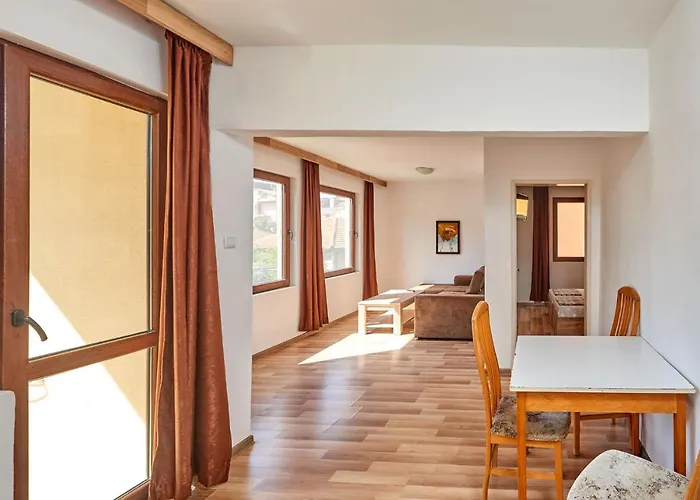 Ξενοδοχείο Koral Πριμόρσκο